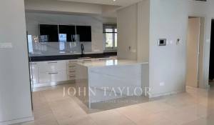 Arrendar Cobertura Germasogeia