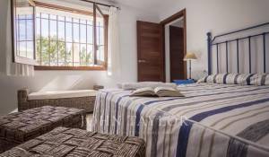 Arrendamento de curta duraçāo Moradia Cala Mastella