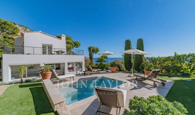 Arrendamento de curta duraçāo Moradia Èze