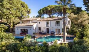 Arrendamento de curta duraçāo Villa Antibes