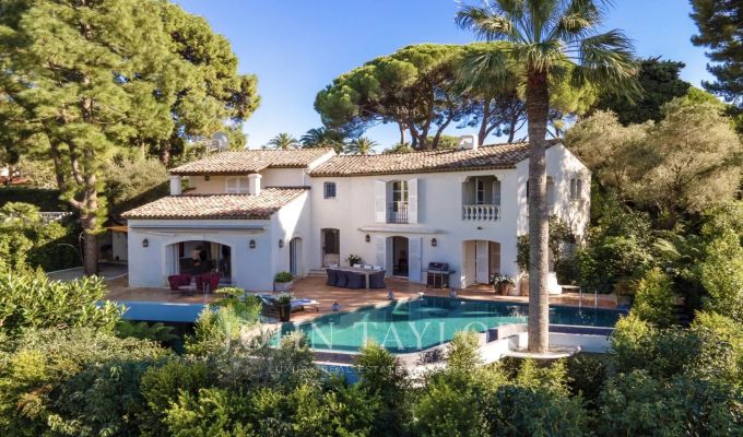 Arrendamento de curta duraçāo Villa Antibes