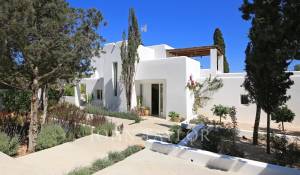 Arrendamento de curta duraçāo Villa Cala Llenya