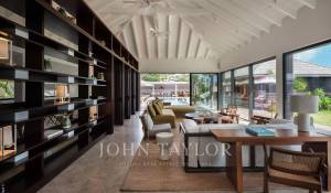 Arrendamento de curta duraçāo Villa Toiny