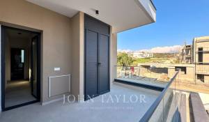 Arrendar Villa Agios Tychonas