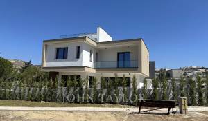 Construção Villa Agios Tychonas