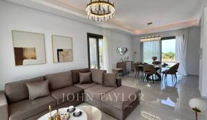 Construção Villa Konia