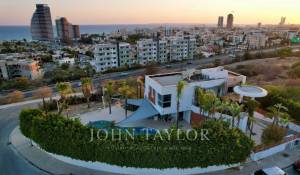 Construção Villa Mouttagiaka