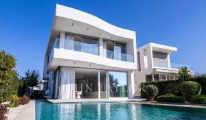 Construção Villa Peyia
