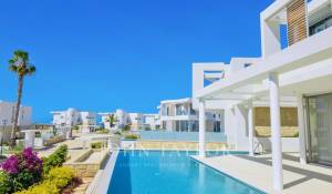 Construção Villa Peyia