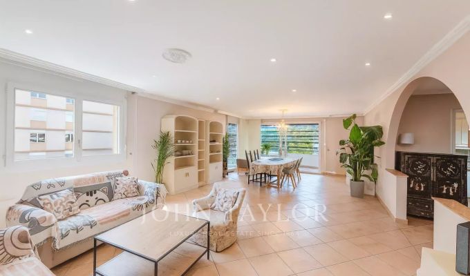 Venda Apartamento Montreux