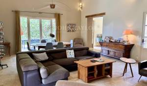 Venda Castelo Saint-Saturnin-lès-Apt