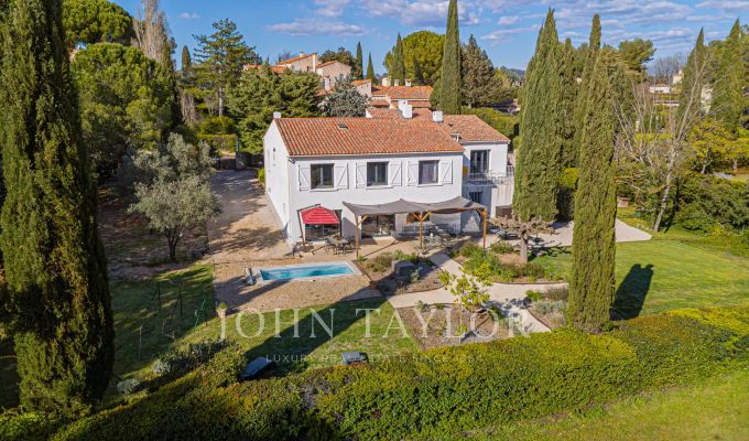 Venda Moradia Aix-en-Provence