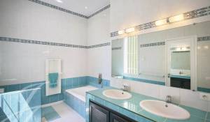 Venda Moradia Châteauneuf-Grasse