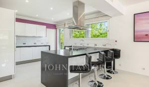 Venda Moradia Châteauneuf-Grasse