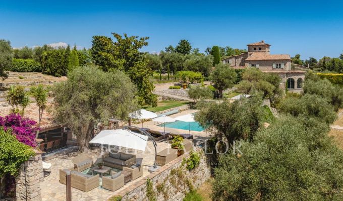 Venda Moradia Châteauneuf-Grasse