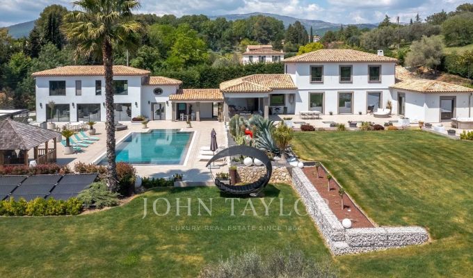 Venda Moradia Châteauneuf-Grasse