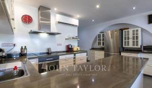 Venda Moradia Mahón