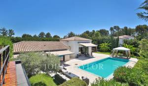 Venda Moradia Roquefort-les-Pins