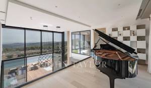 Venda Moradia Roquefort-les-Pins