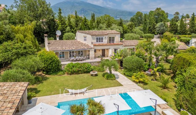 Venda Moradia Roquefort-les-Pins