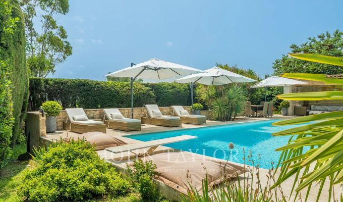 Venda Moradia Roquefort-les-Pins