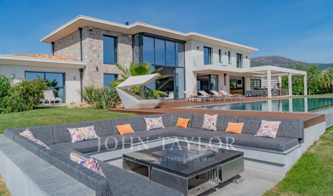 Venda Moradia Roquefort-les-Pins