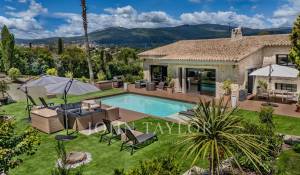 Venda Moradia Valbonne