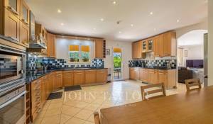 Venda Moradia Valbonne