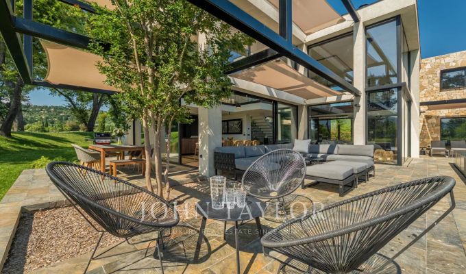 Venda Moradia Valbonne