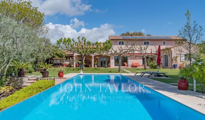 Venda Moradia Valbonne