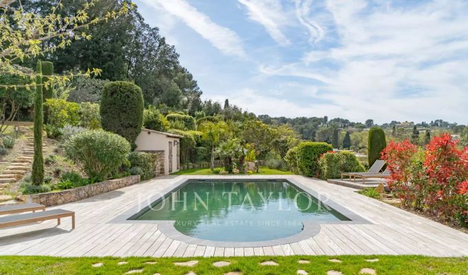 Venda Moradia Valbonne