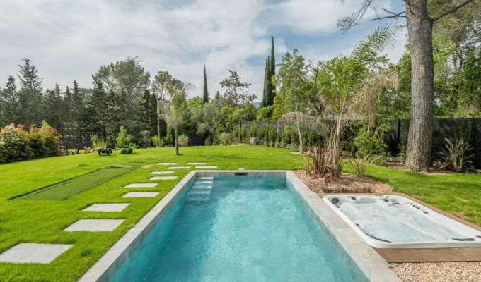 Venda Moradia Valbonne