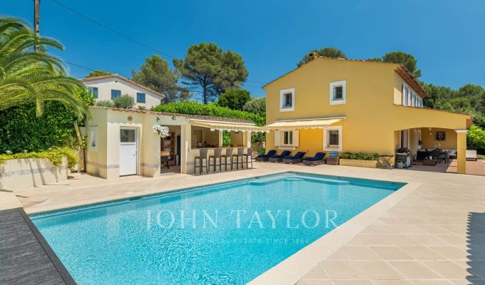 Venda Moradia Valbonne