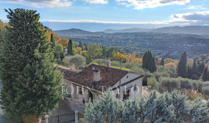 Venda Moradia Valbonne