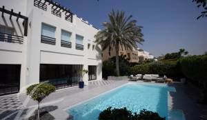 Venda Villa The Lakes