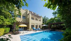 Venda Villa The Lakes