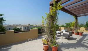 Venda Villa The Lakes